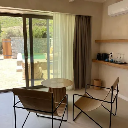 מלון Melitsina Village קרדמילי